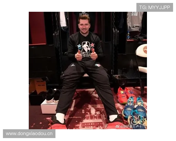 刷到卢卡·东契奇日常照：豪车旁居然穿着家居拖，场上火力下场随意到离谱