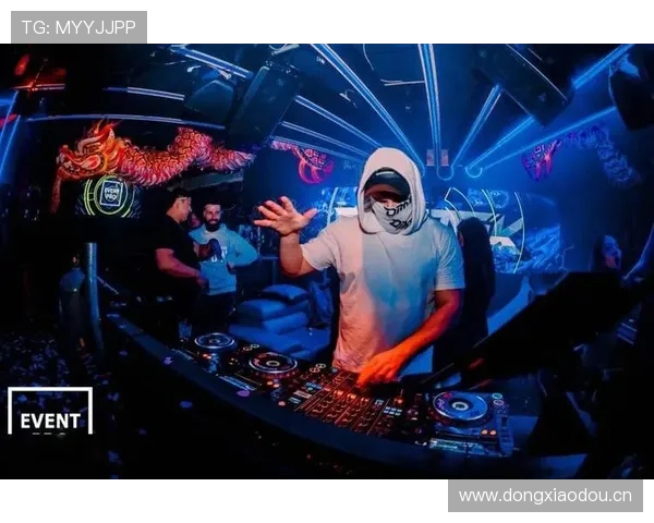 扎克拉文训练完直接去夜店蹦迪？这体力分配也太离谱了