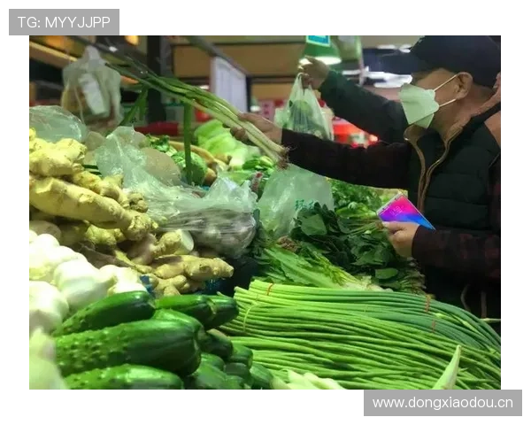 张琳芃菜市场拎着名牌袋子，那画面把我笑抽了